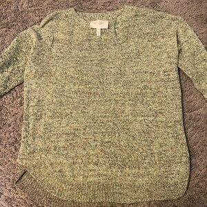 I’m selling a sweater/shirt